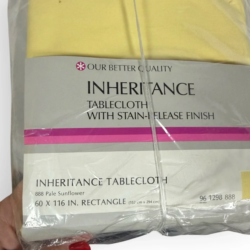 Sears Inheritance‎ Tablecloth Pale Sunflower Yellow Rectangle 60x116 Vintage NEW